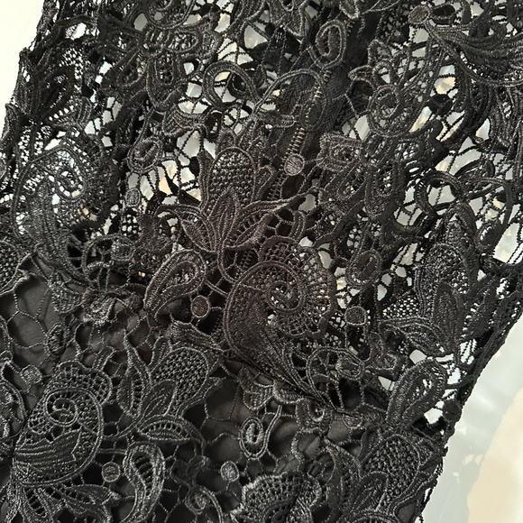 BEAUTIFUL LOVECAT dress! - Picture 3 of 8